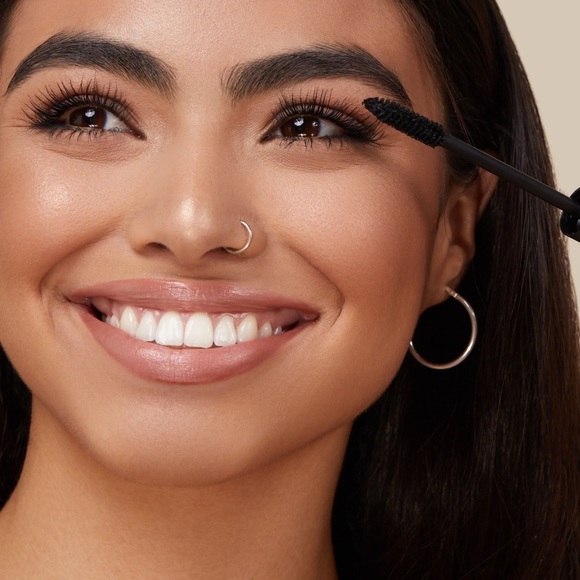 New in Box• Araceli Beauty Monarca Mascara in BLACK - Picture 5 of 10